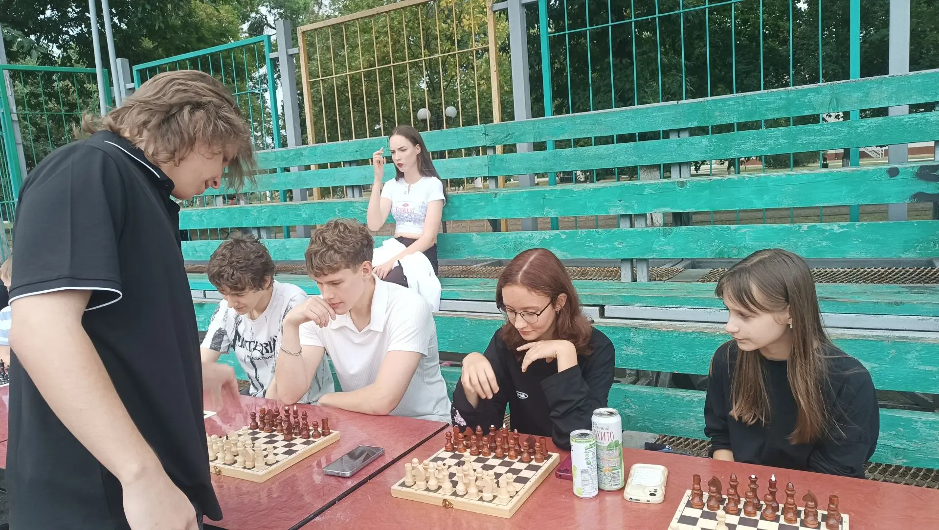В МОСТОВСКОМ ГОРОДСКОМ ПОСЕЛЕНИИ ЯРКО И ПО- СПОРТИВНОМУ ЗАКРЫЛИ СЕЗОН ЛЕТНИХ ДВОРОВЫХ И...