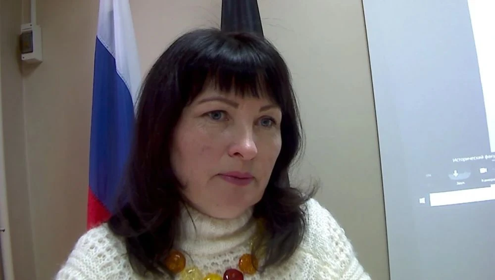 Коллектив ДонГУ поздравляет доцента кафедры региональной истории Надежду Разумную с 50-летним юбилее
