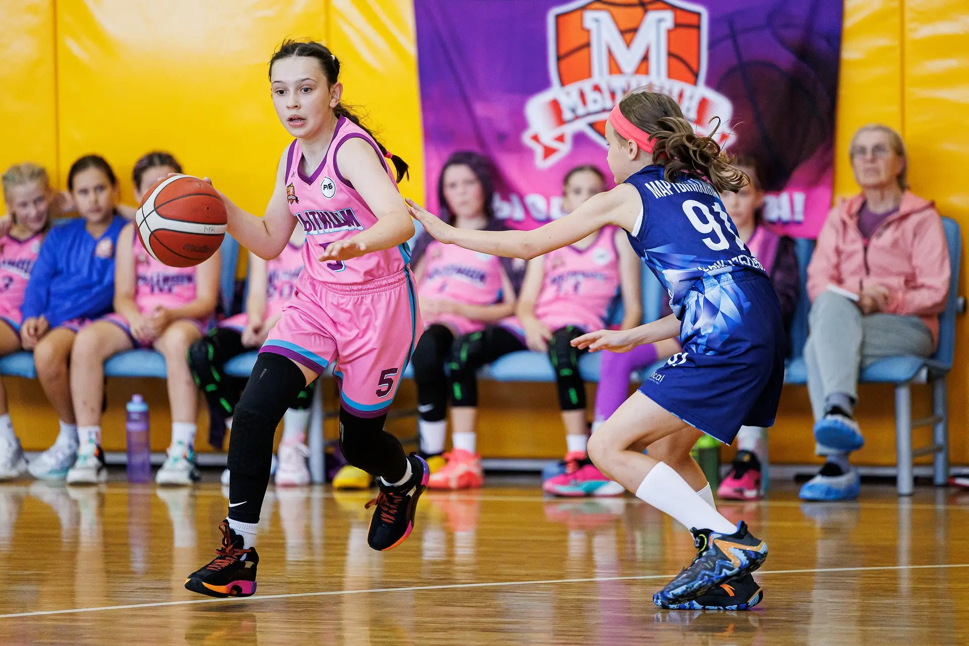 🏀 Юные мытищинские баскетболистки занимают второе место на турнире в Санкт-Петербурге
