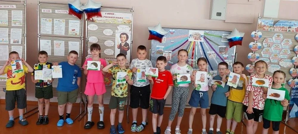 Сегодня состоялся очередной день работы летней площадки!
В первой половине дня ребята сходили на ЛФК