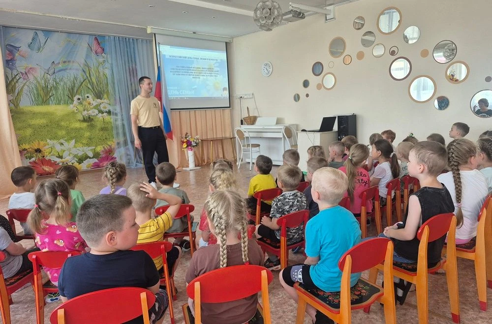 🏡В Ирбите прошёл цикл мероприятий, посвящённых Дню семьи, любви и верности!