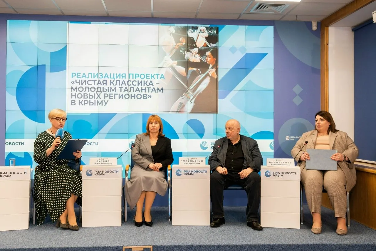 Уроки мастерства в Севастополе!
Ученица нашей школы Елизавета Назарова и ее преподаватель Махиня Н. 