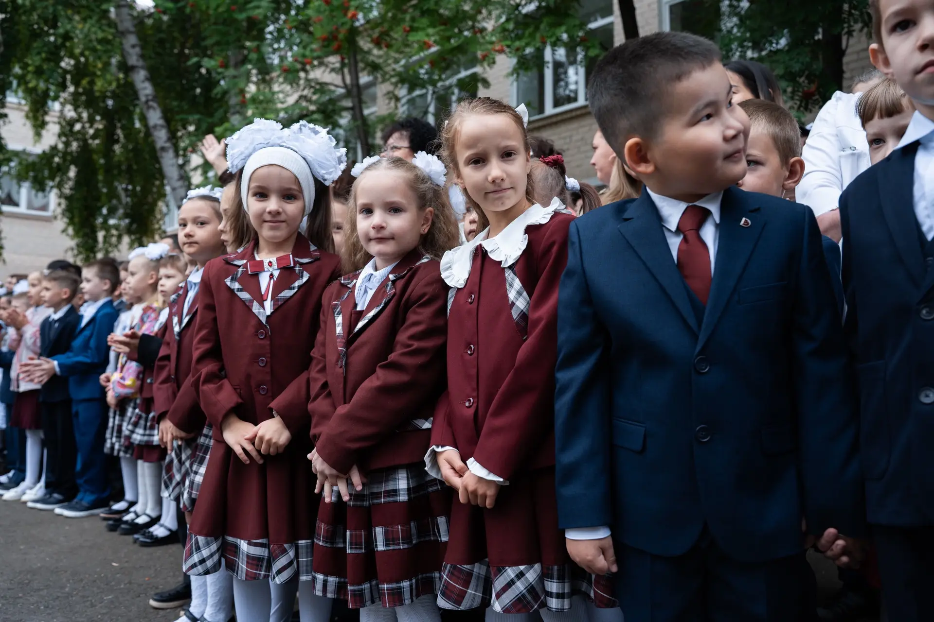 🎉 Сегодня состоялось торжественное открытие нового учебного года — праздничная линейка...
