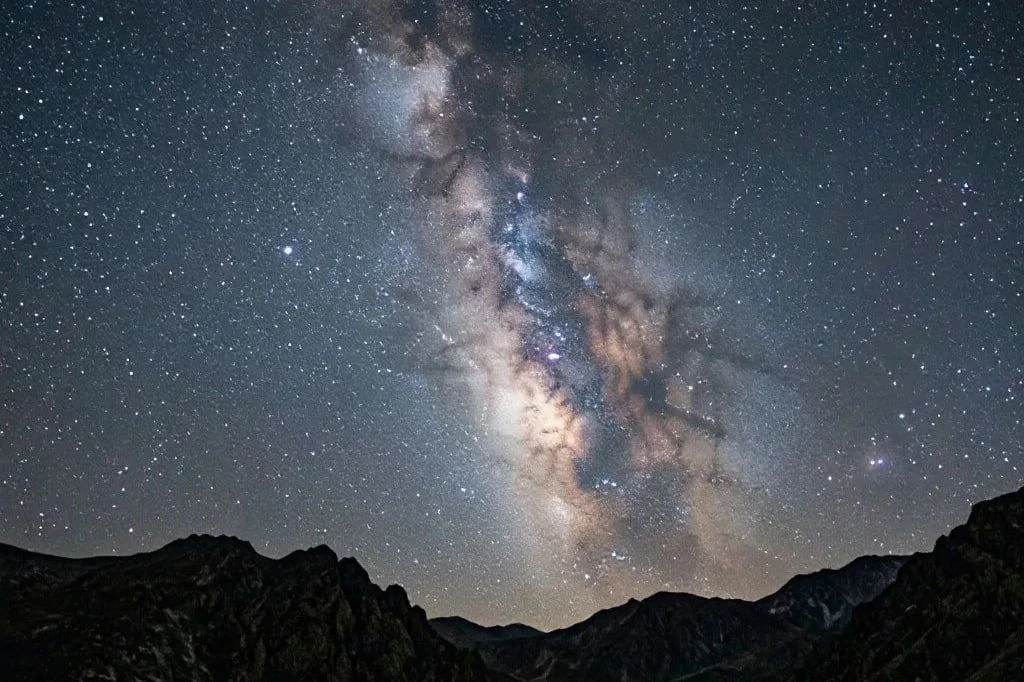 🌌 За пределами Млечного Пути впервые обнаружили «звёздный поток».
