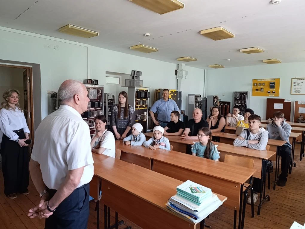 🚂 **День открытых дверей в Уфимском техникуме железнодорожного транспорта — филиале Приволжского гос