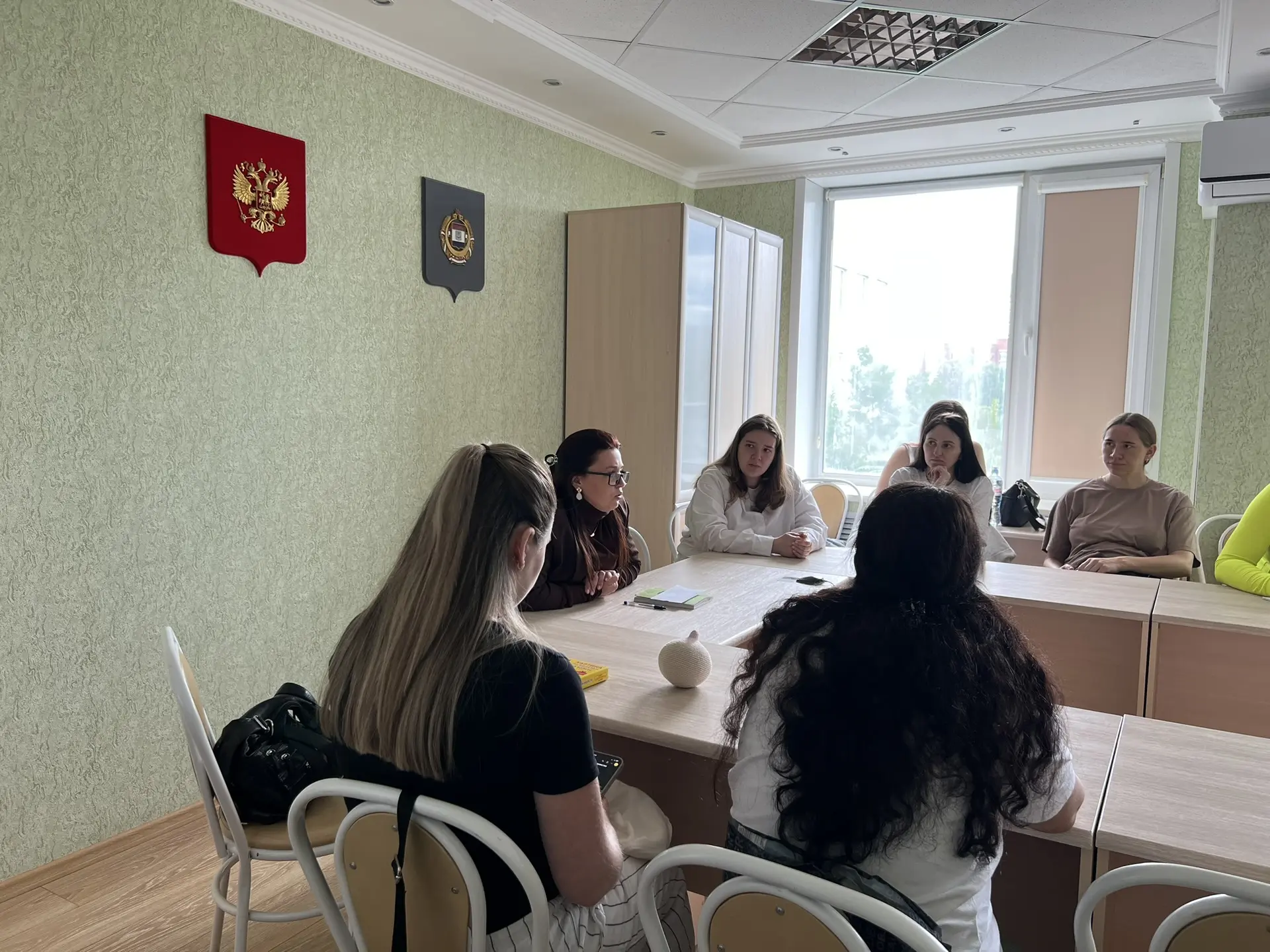 Сегодня в нашем родильном доме прошла очередная школа материнства для будущих родителей. Это было не