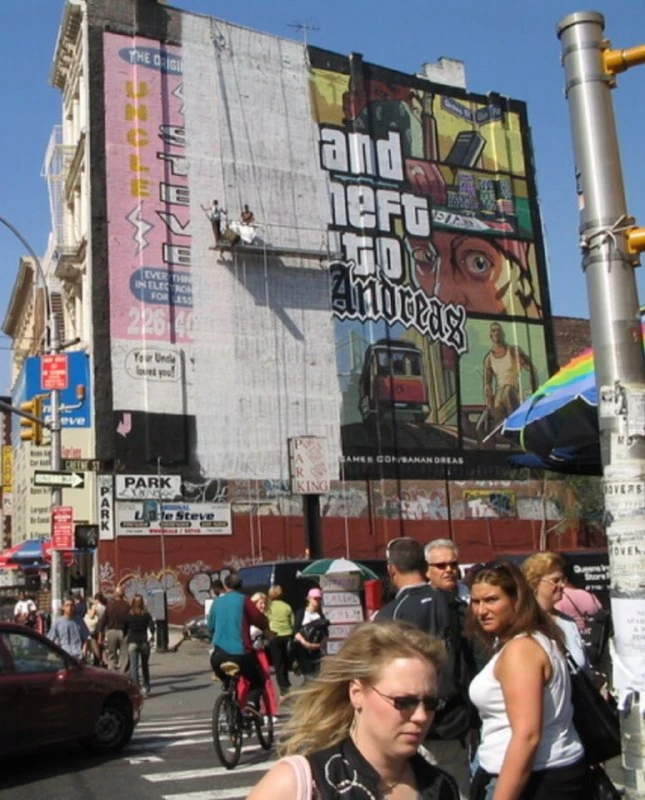 🎨 Colossal Media рисует обложки для серии GTA уже 22 года — их муралы на стенах домов ...