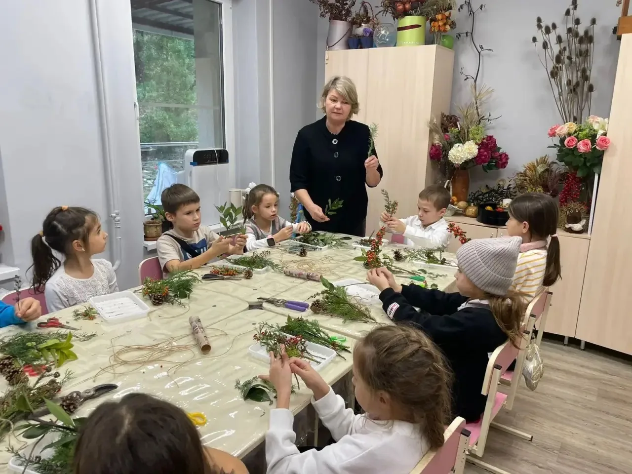 Программа «Арт-флорист»

Эколого-биологический центр предлагает детям от 7 до 14 лет уникальную возм