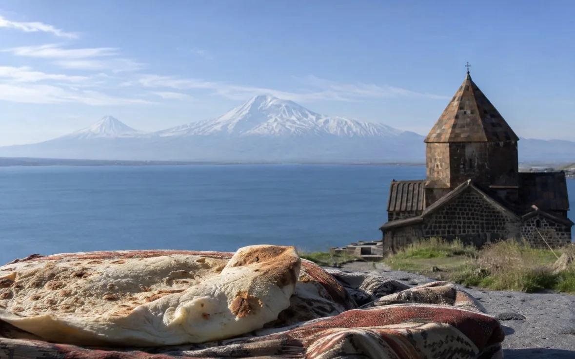 Горы, древние монастыри, озеро Севан и тот самый вид на Арарат ❤️ Армения за 5 дней