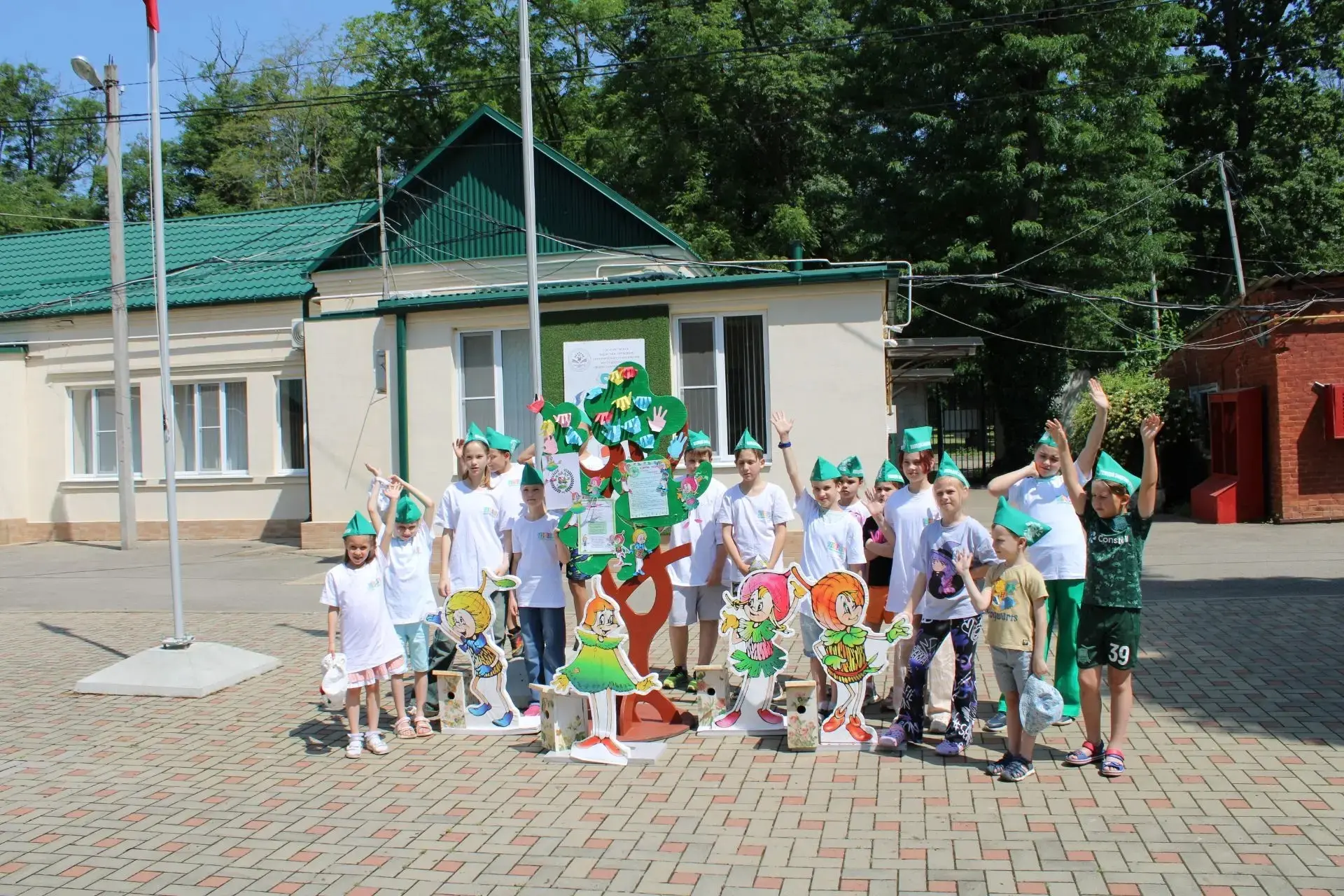🌿 Не знаете, куда деть ребёнка летом? У нас много классных вариантов!