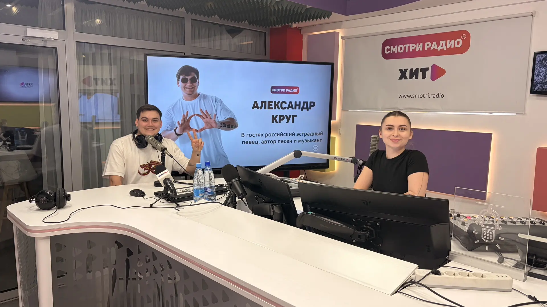 Прямо сейчас в эфире гость, которого мы ждали - Александр Круг! 

Подключался к эфиру!)