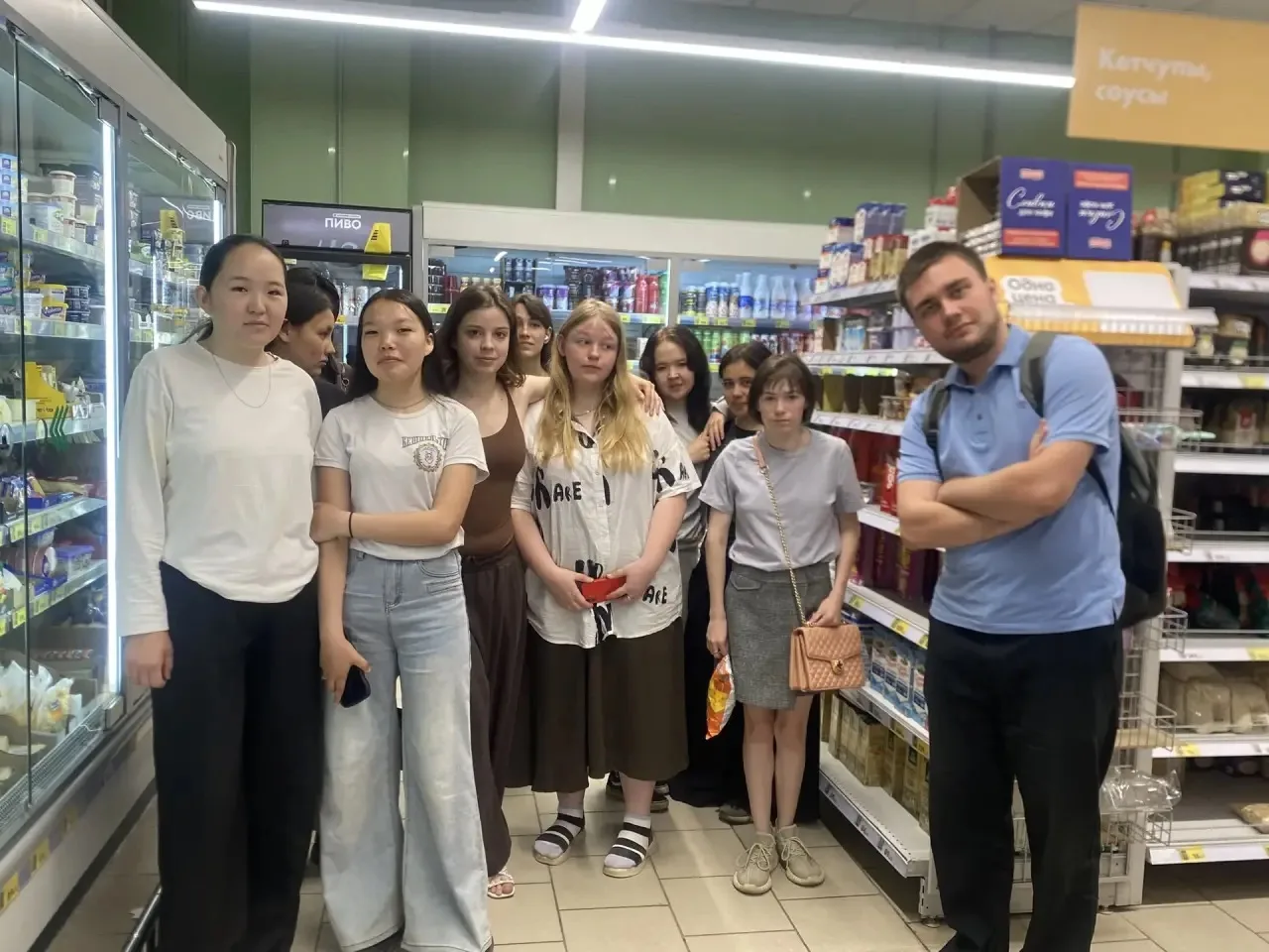 Студенты групп 3363 и 3364 посетили экскурсию в магазин «Пятерочка». Экскурсию провел Г...