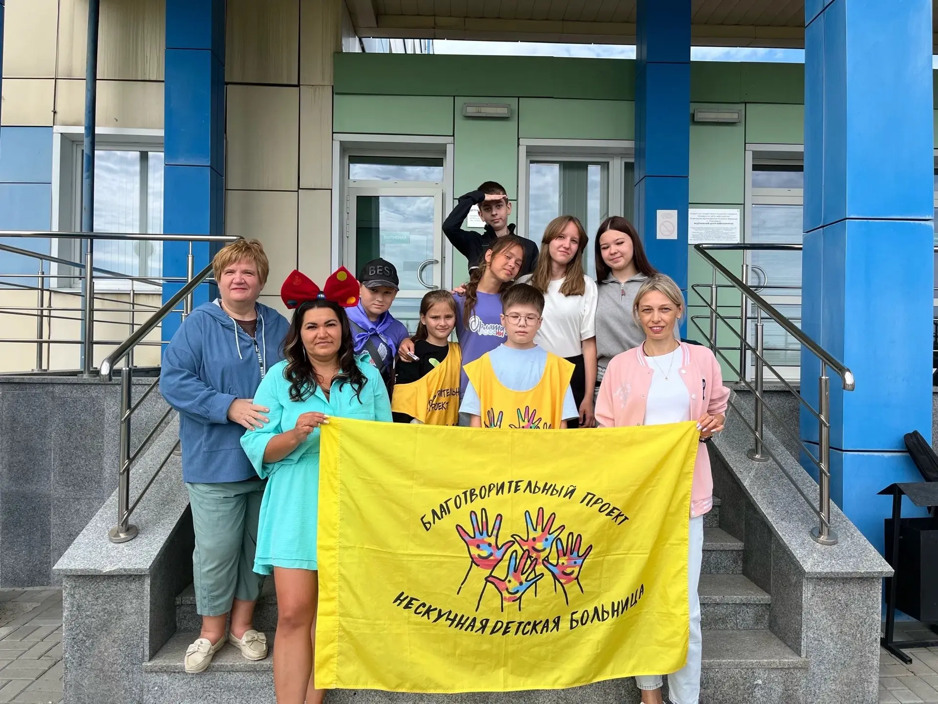 🎉 Вчера наш школьный волонтёрский отряд вместе с советником директора по воспитанию Ол...