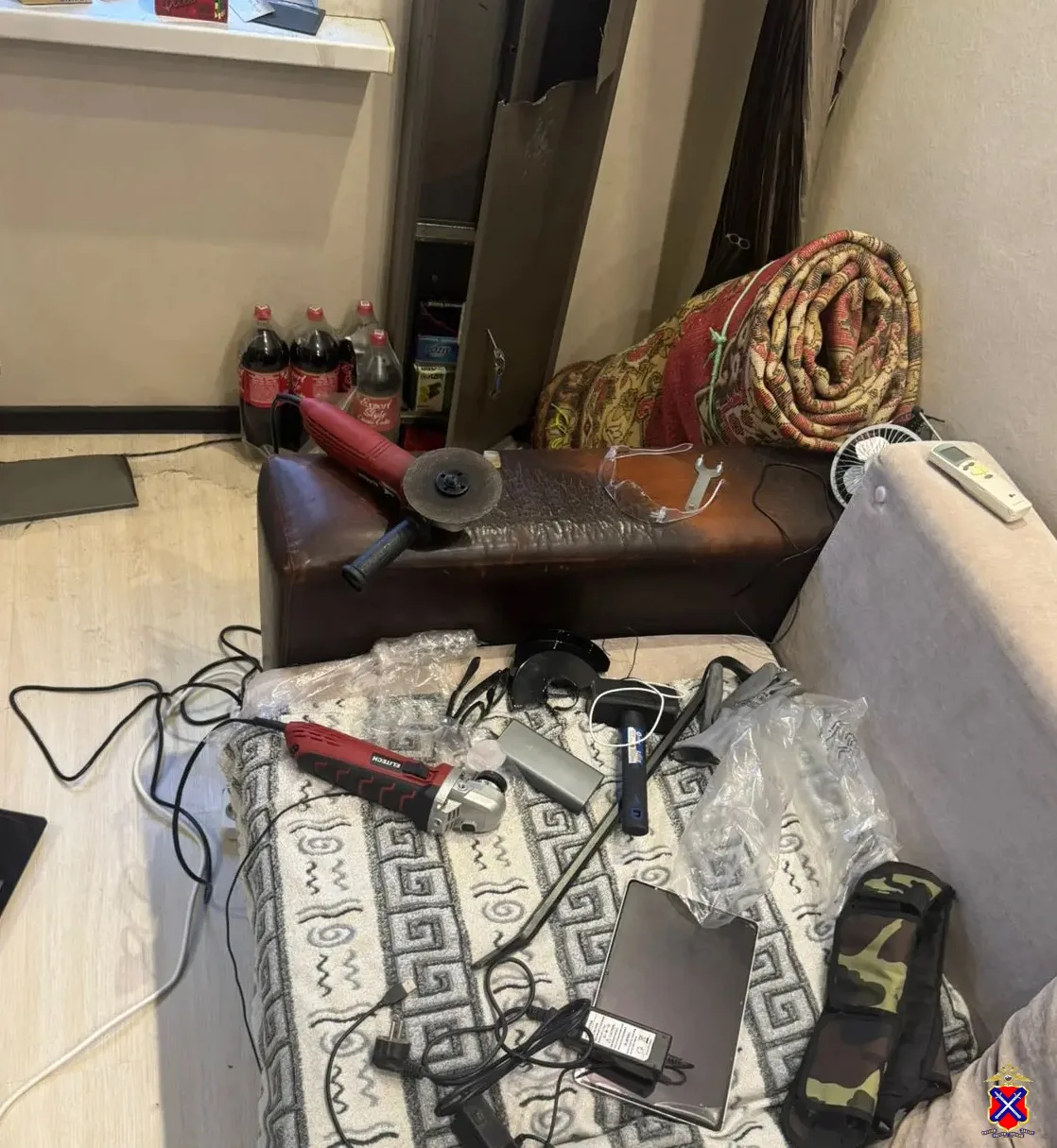 Волгоградские полицейские задержали подозреваемую в краже денег из квартиры

16 июня 2026 года в отд