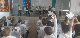 В 1-х классах прошёл праздник «У войны не детское лицо» 5 мая, в преддверии великого Дня Победы, наш