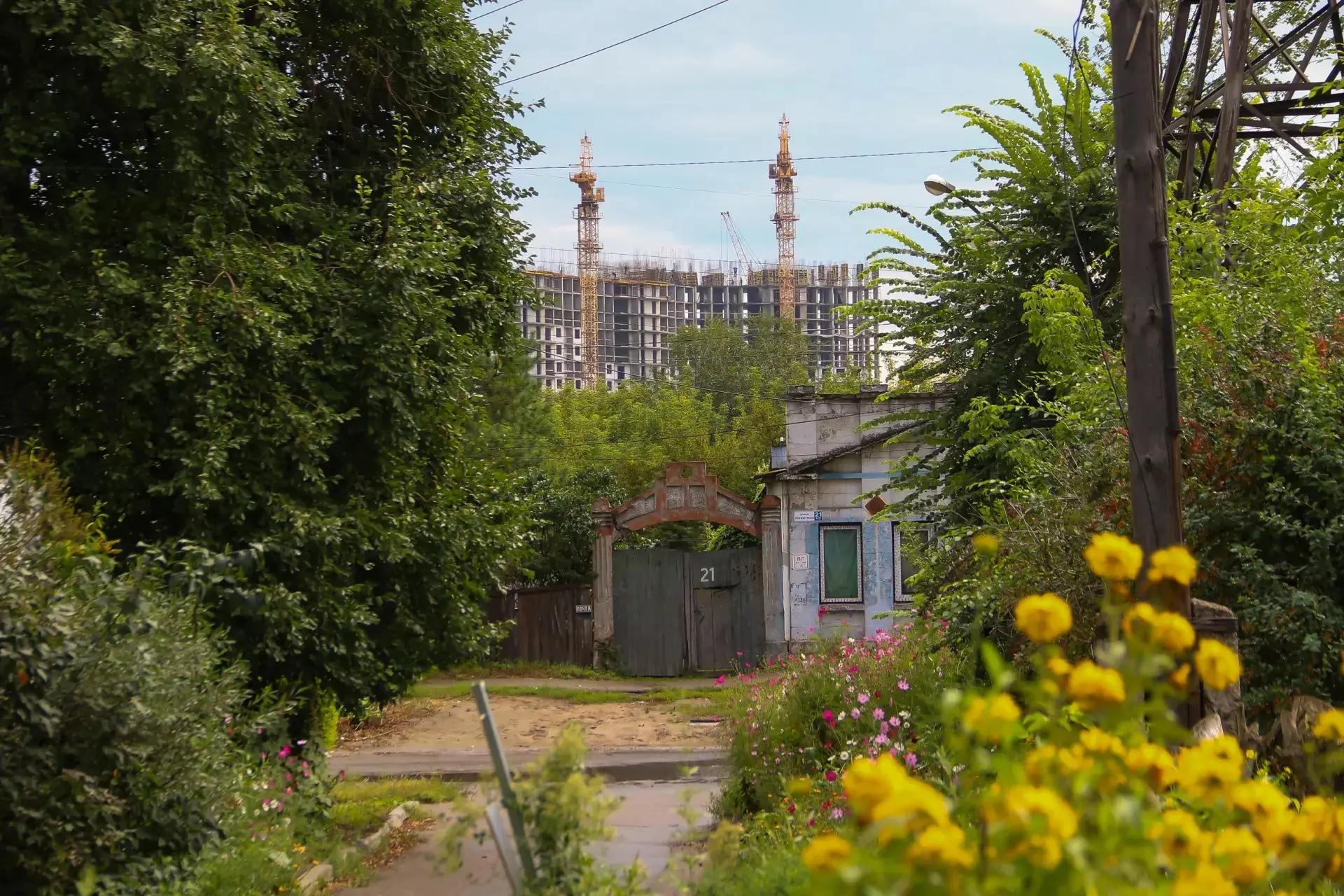 📸Последние несколько лет вдоль акватории Оби активно идет точечная застройка.