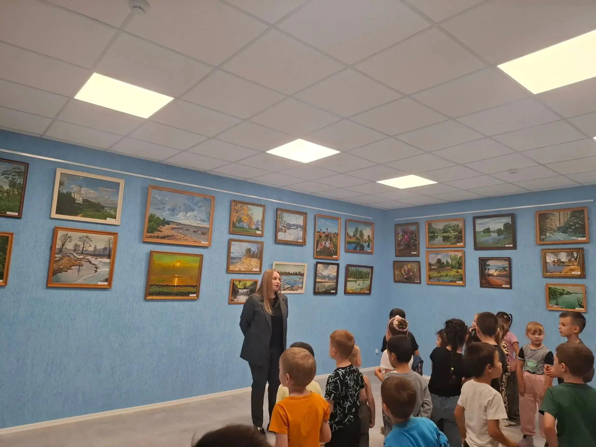 Наши воспитанники посетили районный краеведческий музей и познакомились с картинкой гал...