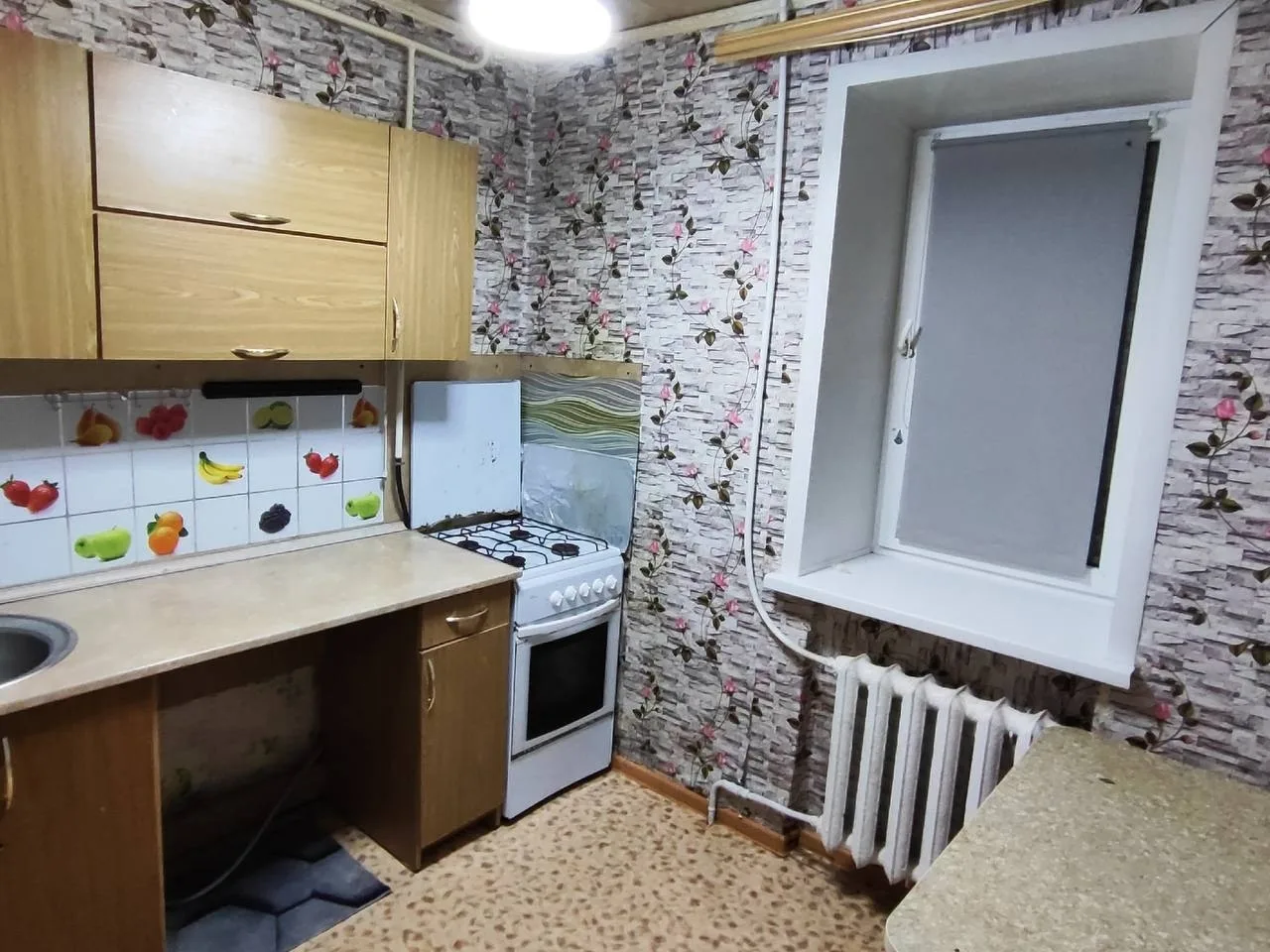 Сдаю 1кк. Краснодонская 23(Энергетики),1 этаж( Балкон застеклен).