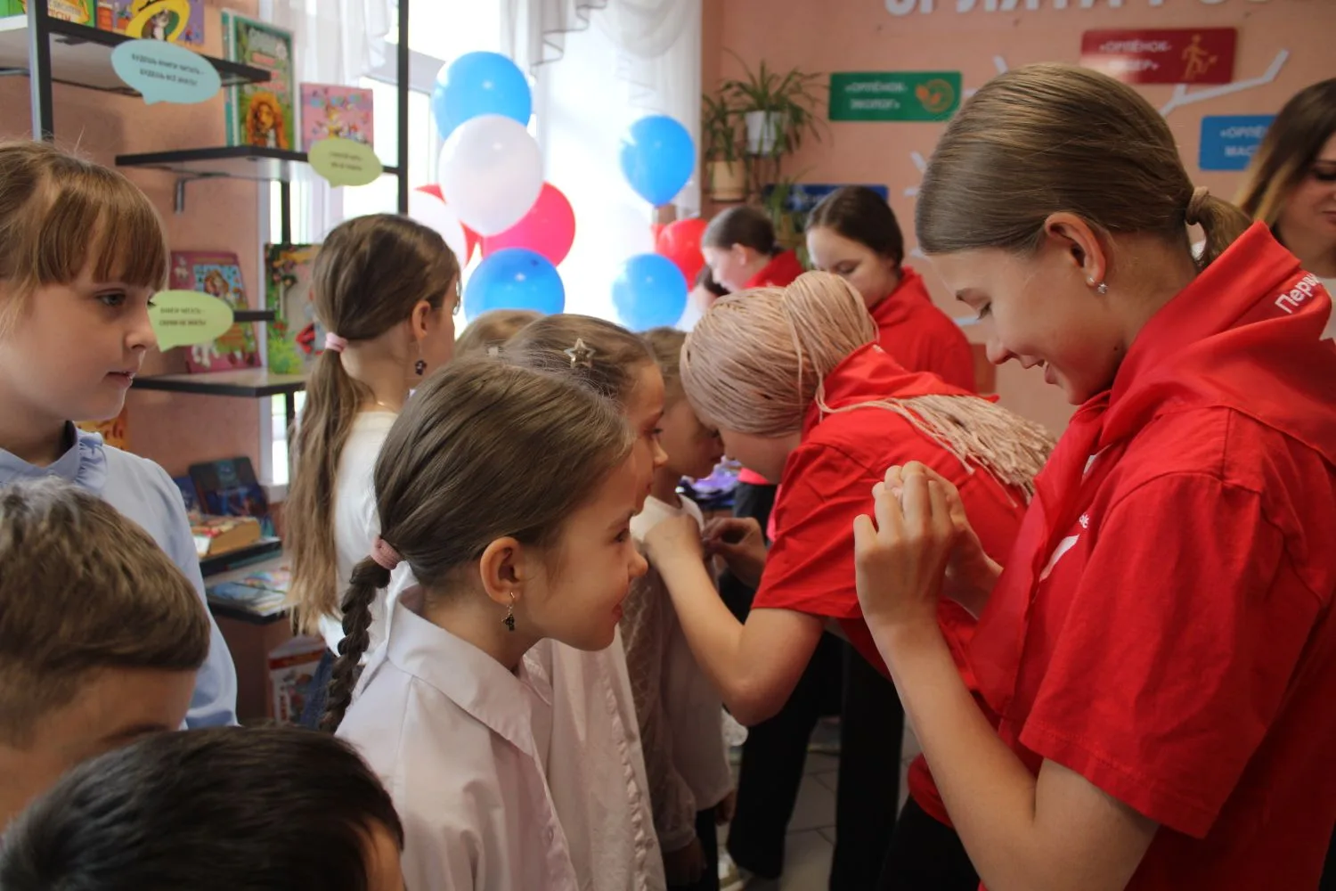 🦅 Посвящение в Орлята России  🎉 В нашей школе прошло торжественное посвящение обучающихся 2-х классо