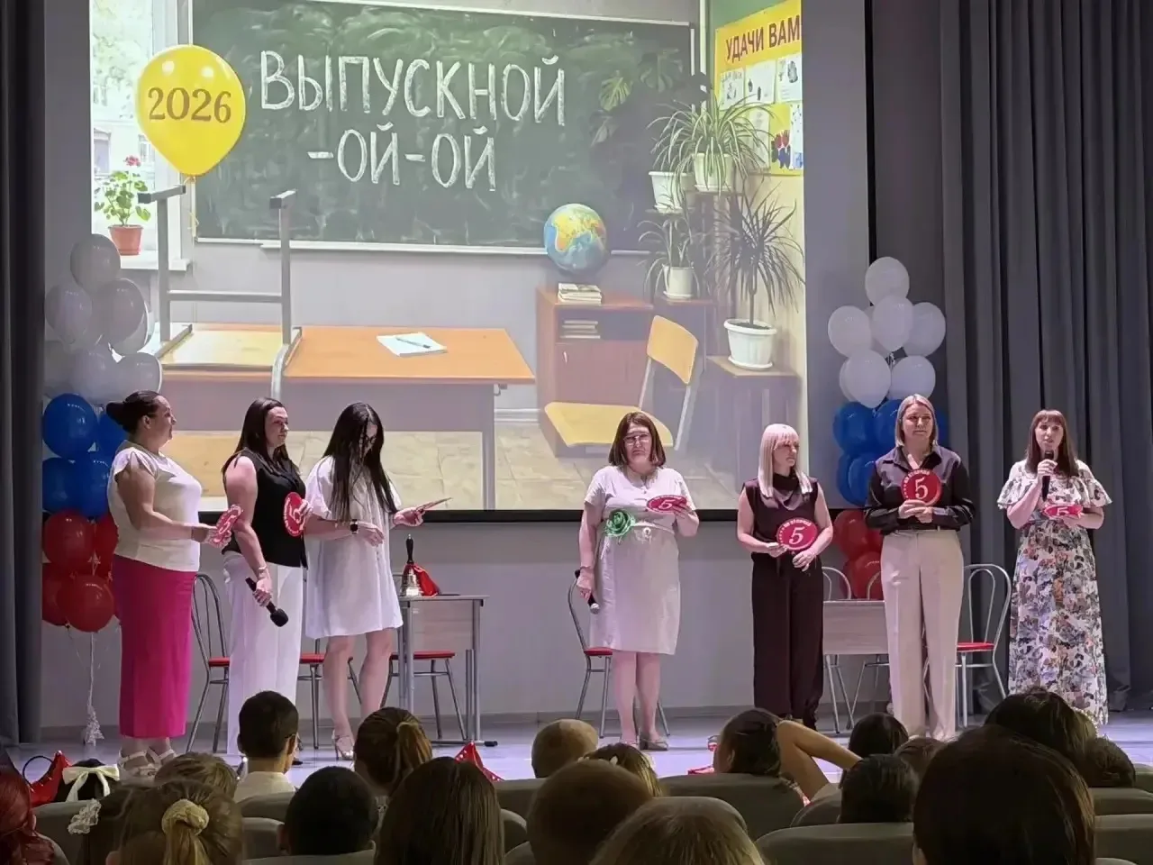 22 мая состоялся выпускной у наших 4-х классов 🎓  Позади важный этап школьной жизни — четыре года уч