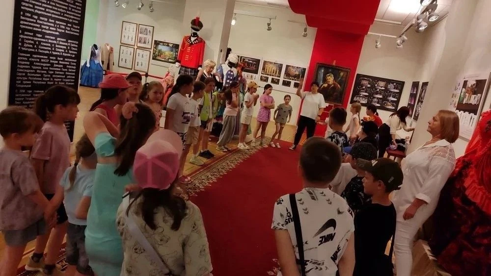 Вот и прошла очередная неделя в лагере "Радуга". За эту неделю посетили библиотеку Колумба, театр Шк