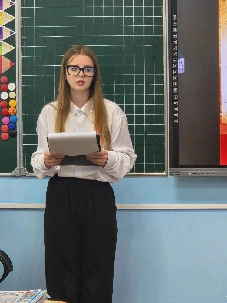 🕊️ День Победы — праздник со слезами на глазах. ✅В школе № 11 прошли памятные мероприятия: ребята уч