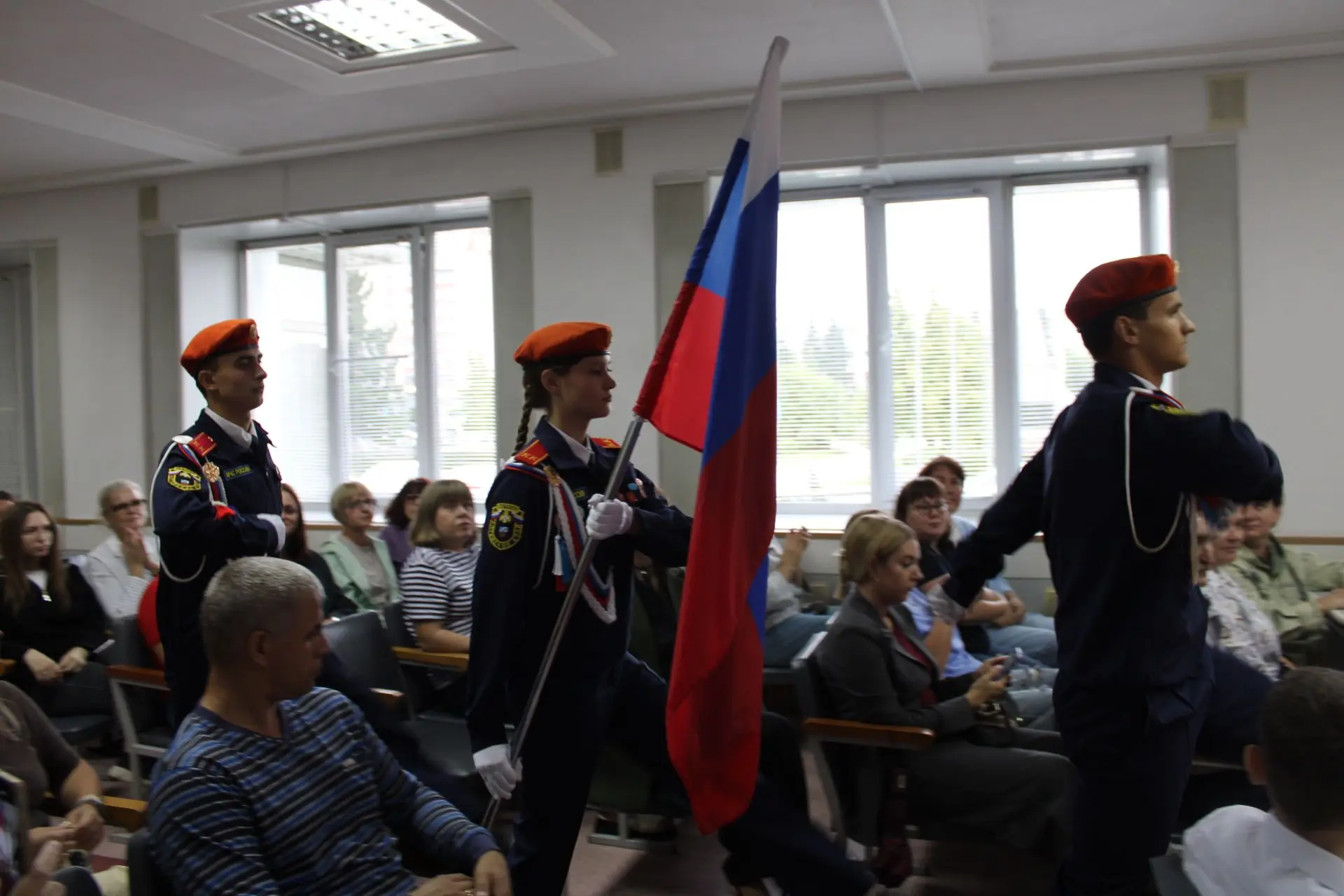 В преддверии Дня флага России в Новоалтайске прошло торжественное мероприятие