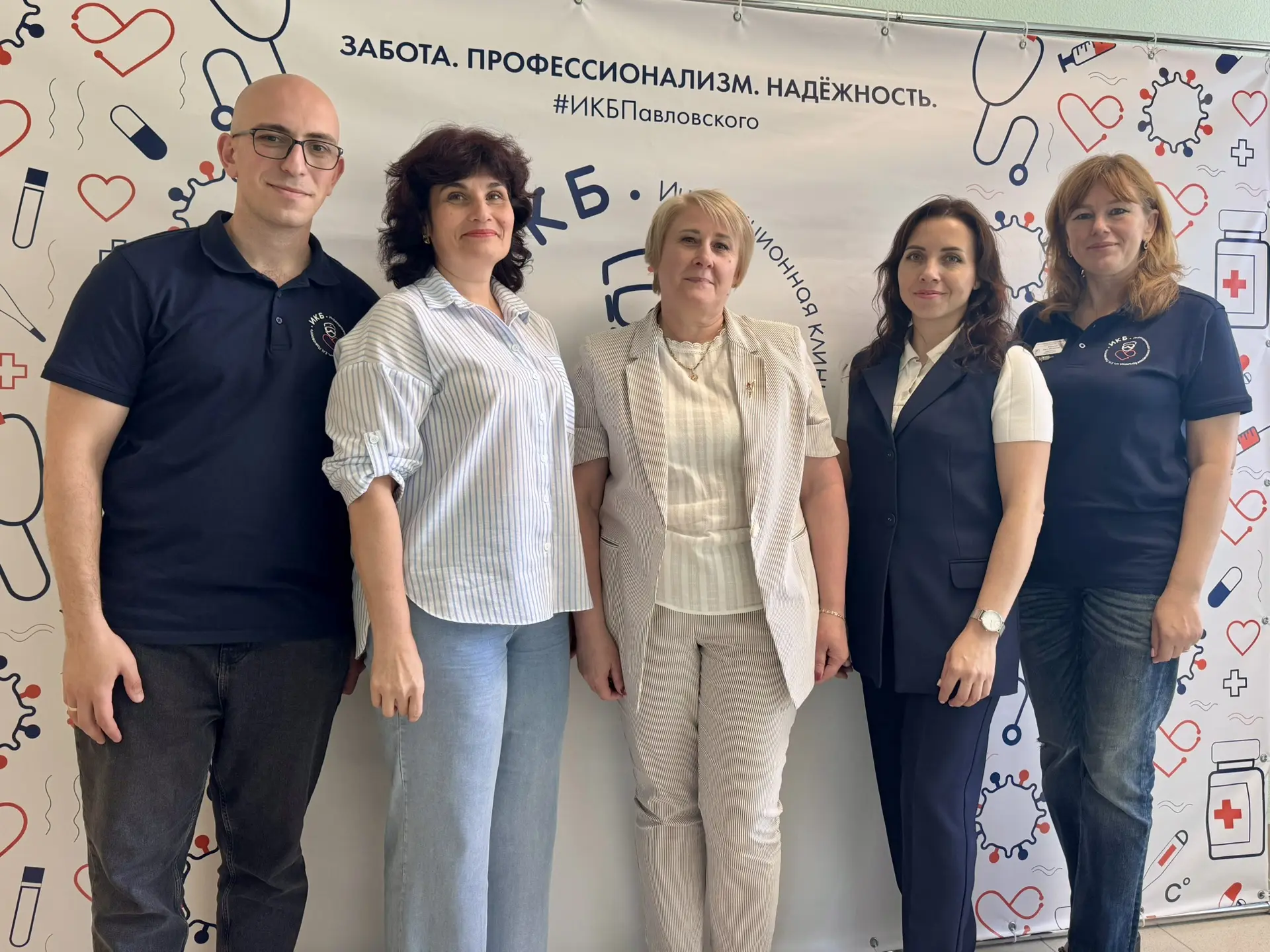 Инфекционную клиническую больницу им. Е.Н. Павловского с рабочим визитом посетили колле...