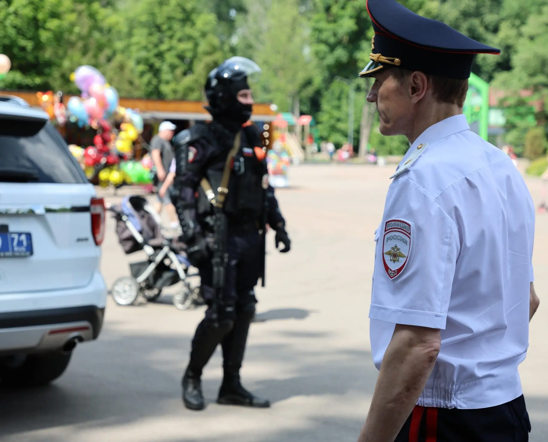 В Туле сотрудники полиции обеспечили правопорядок в День России и представили выставку спецтехники

