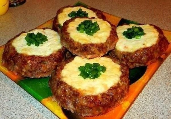 📌 Мясные "ватрyшки" с нежной начинкой