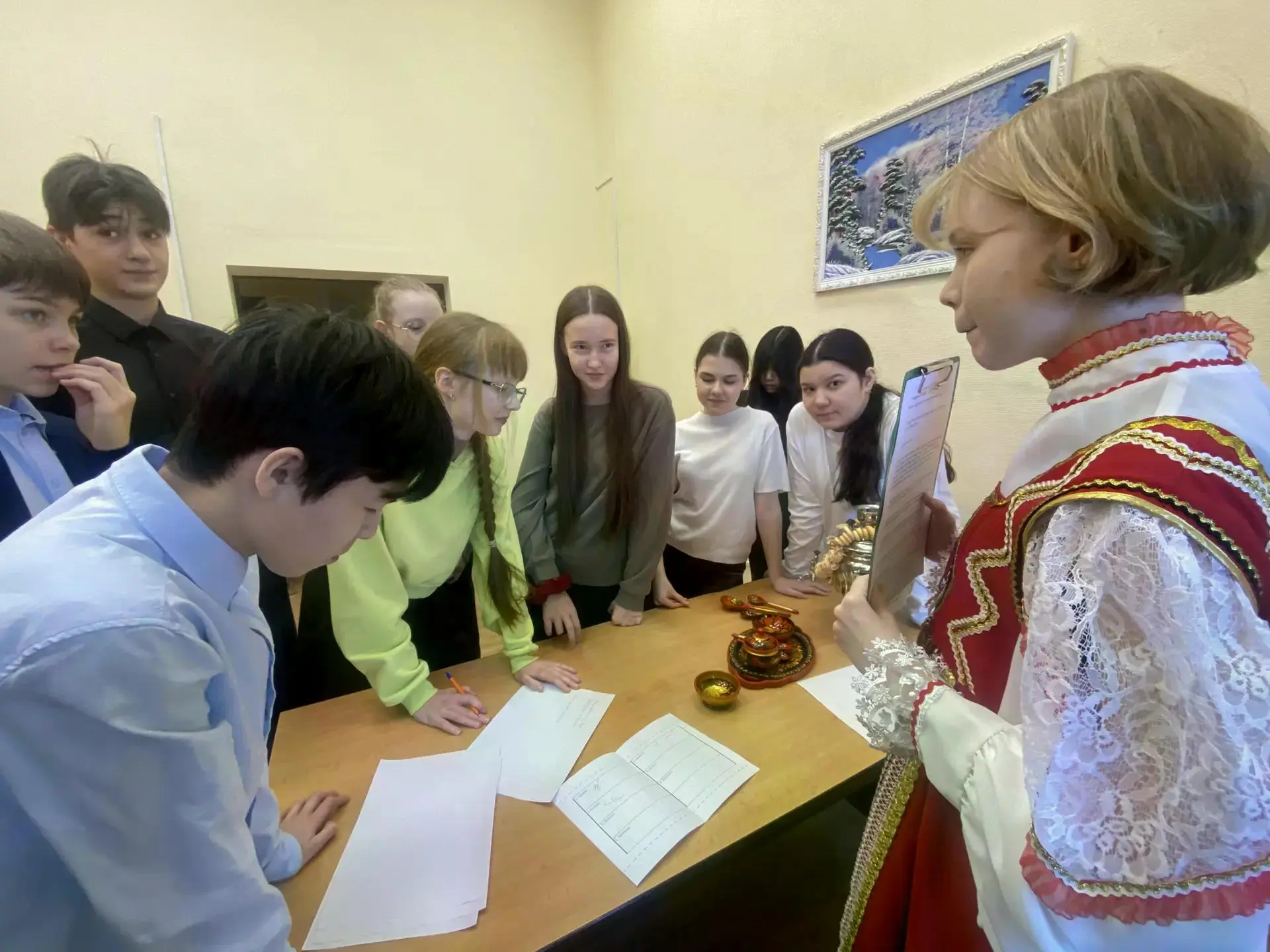 Ученики 7в класса стали участниками городского мероприятия «Живое слово»  Учащиеся 7в класса активно