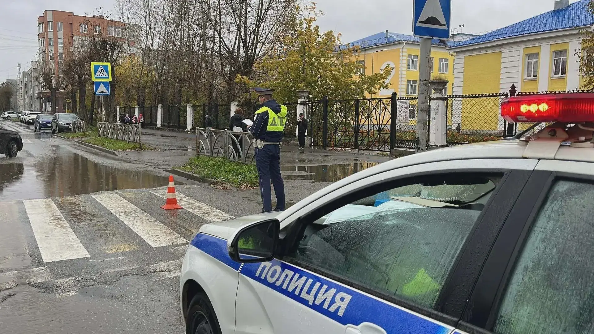 🚨 В Первоуральске водитель УАЗ сбил ребёнка на переходе
