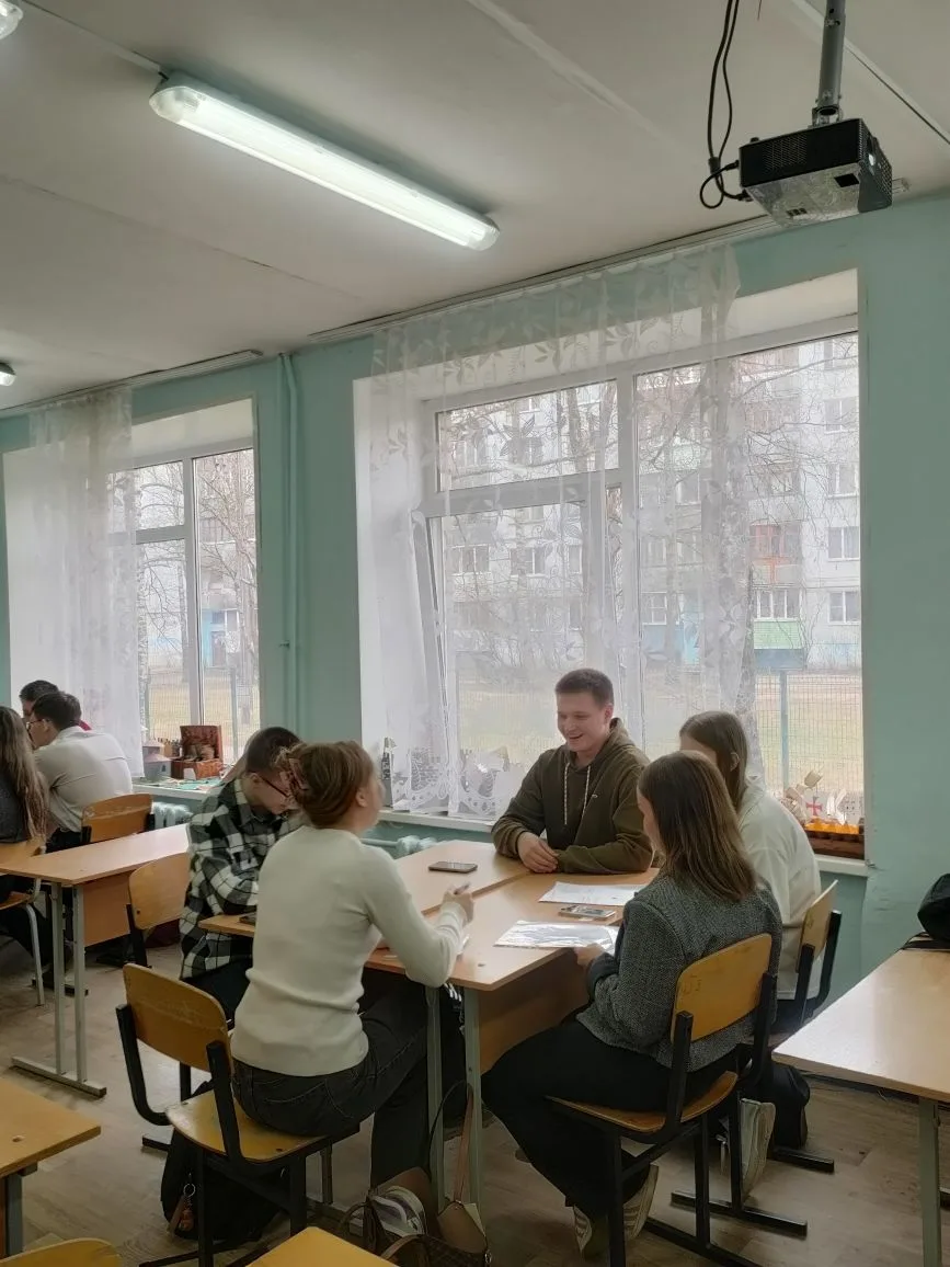 Наши одиннадцатиклассники приняли участие в Деловой игре «Успешное собеседование при устройстве на р