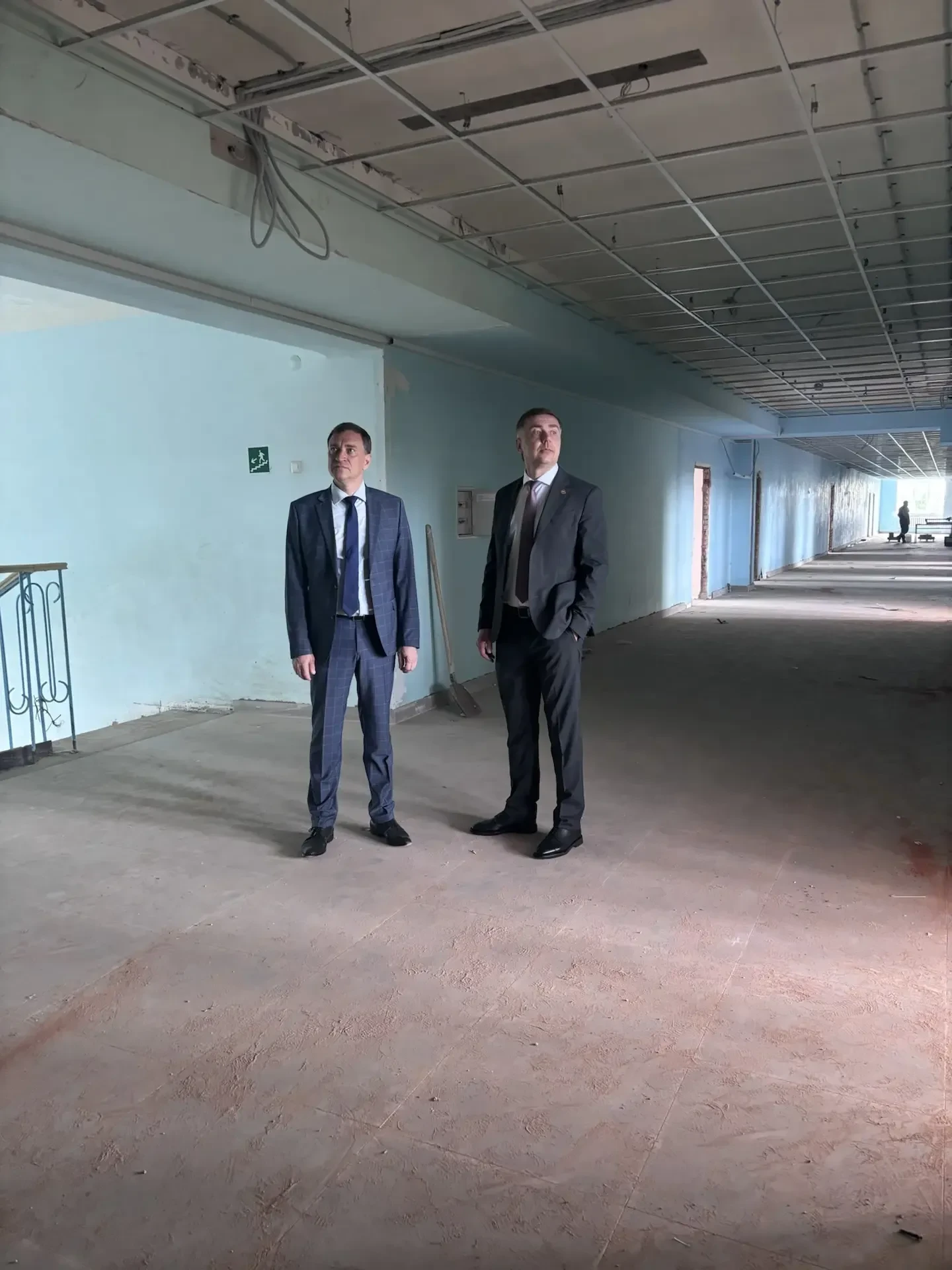 🛠️ ПРЕДСЕДАТЕЛЬ ГОСКОМТРАНСА ПРОИНСПЕКТИРОВАЛ КАПРЕМОНТ ШКОЛЫ