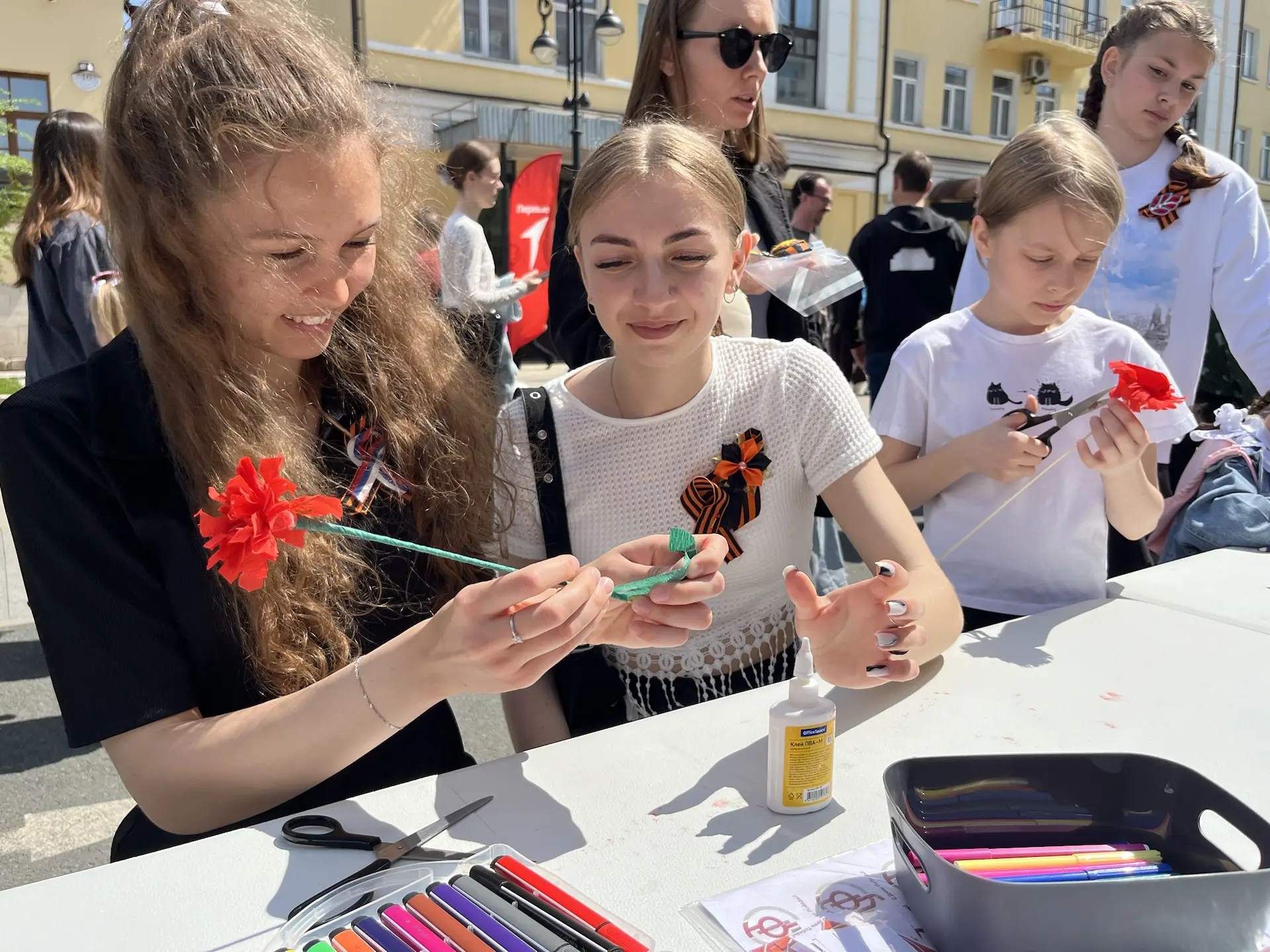 С Днем Победы! 🕊️   Сегодня, в честь этого великого праздника, на улице Советской работают площадки 
