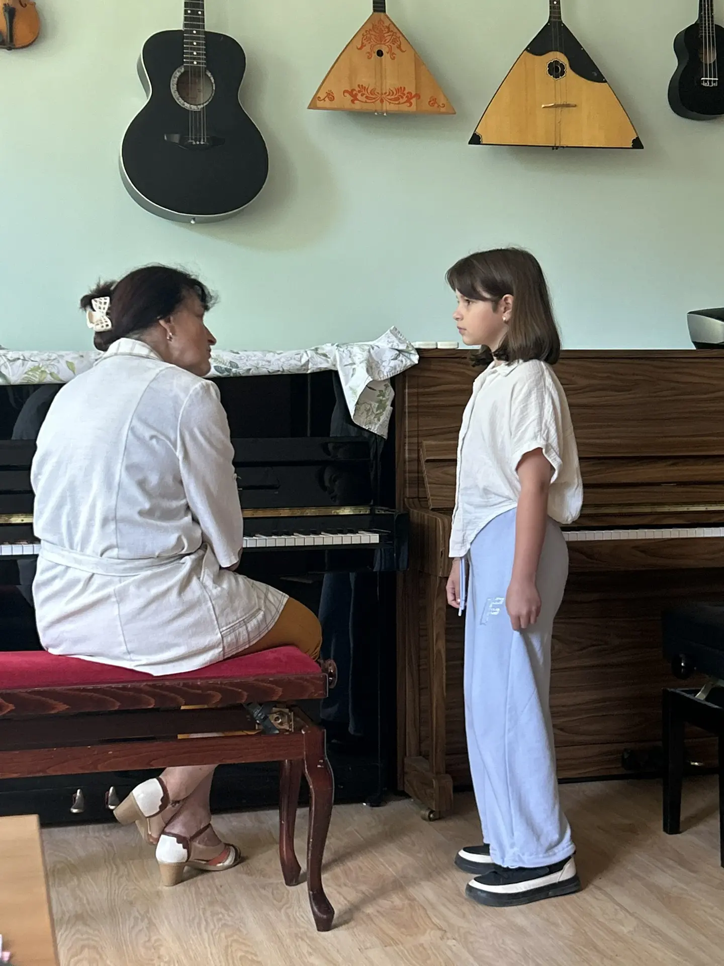 Всем доброго дня! У нас праздник, Иришка поступила в музыкальную школу🎶🎶 Сама захотел...