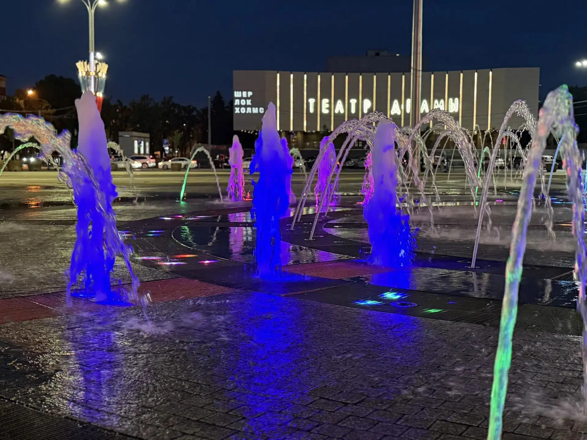 ⛲ Фонтаны отключат почти на неделю в Краснодаре

Они не будут работать с 1 по 6 августа. Это связано