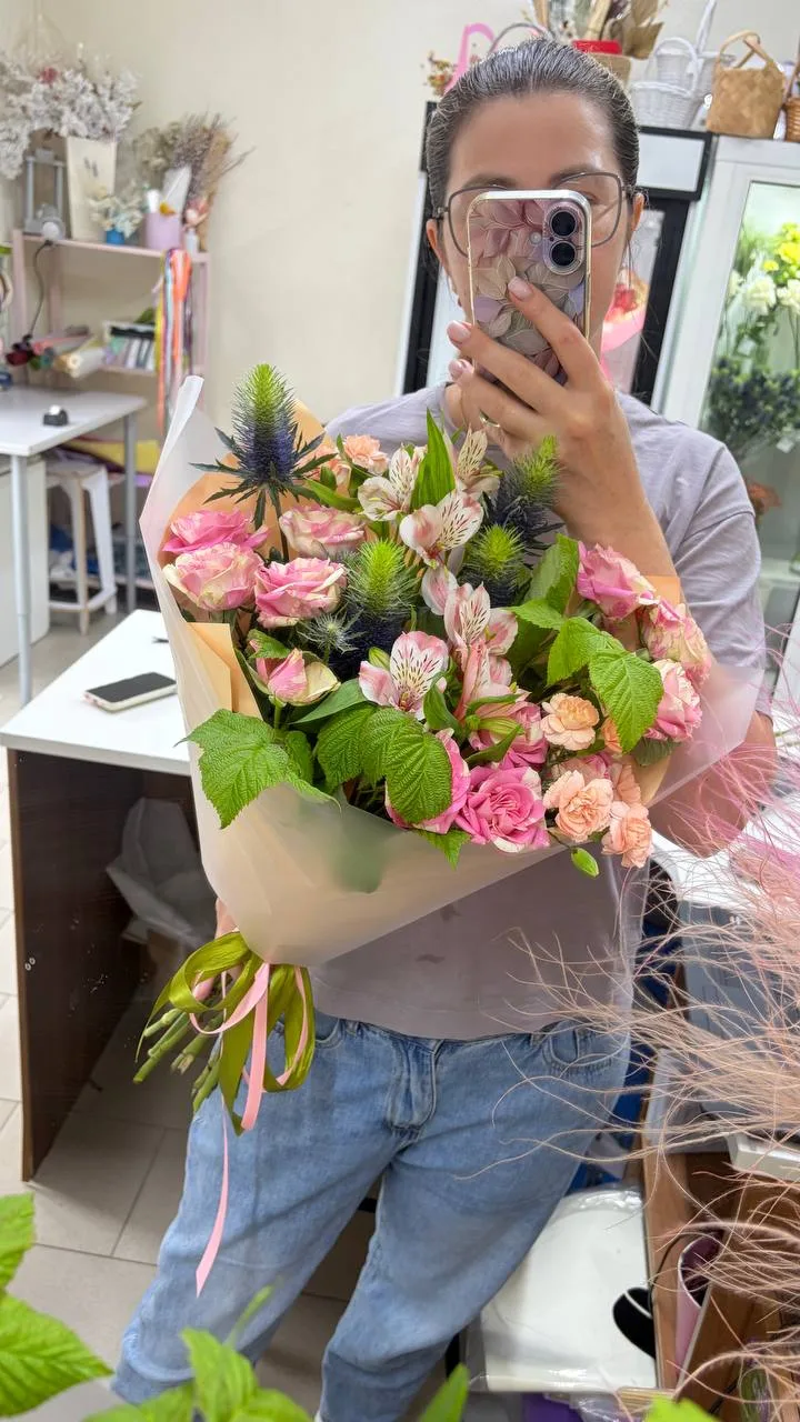 А пока букеты на витрине 

Садовый букет 🫜
-.3150 

☀️☀️☀️☀️☀️☀️☀️☀️☀️