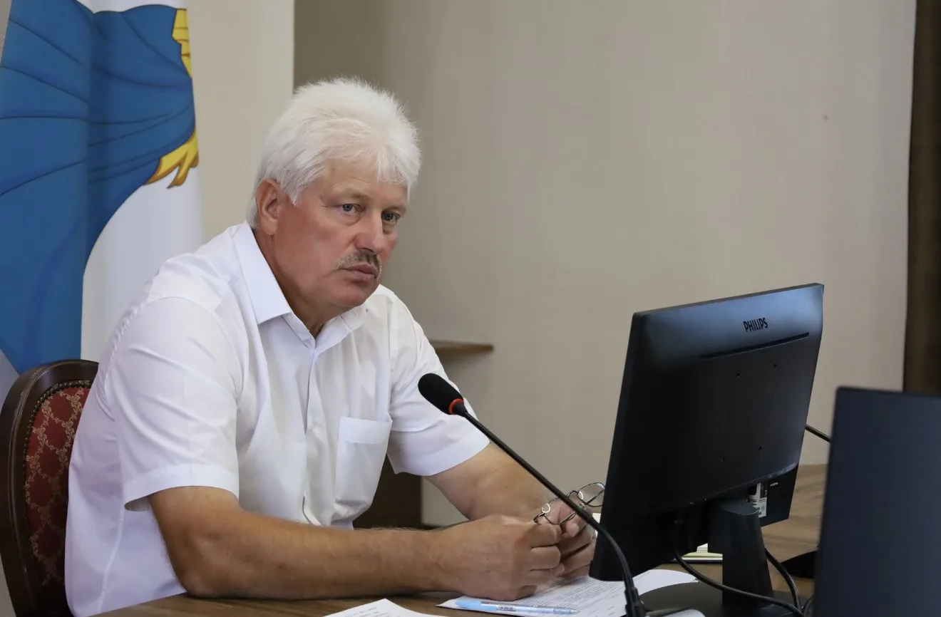 На сегодняшнем оперативном совещании с заместителями, начальниками отделов, руководител...