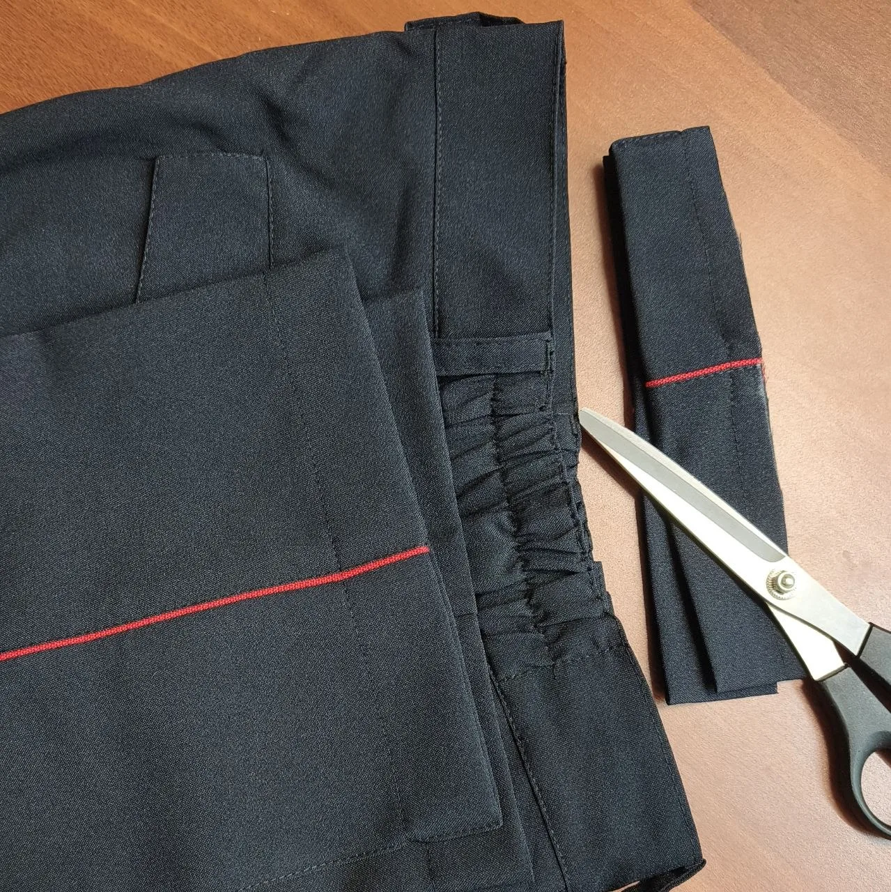 И конечно самое любимое - укорачивание брюк✂️👖