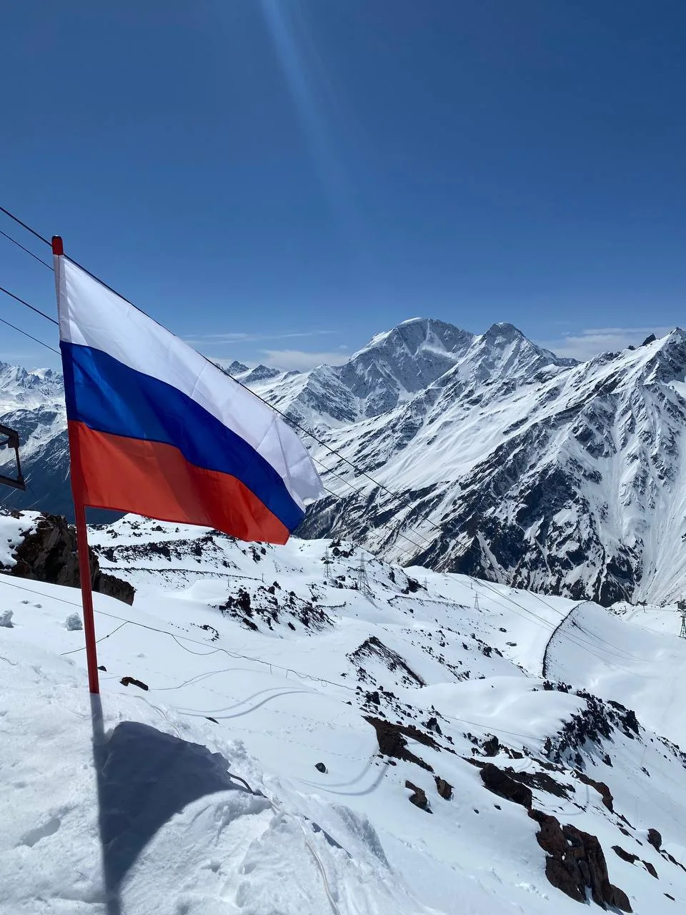 Поздравляем вас с великим праздником — Днём России! 🇷🇺

Этот день символизирует мощь и единство на
