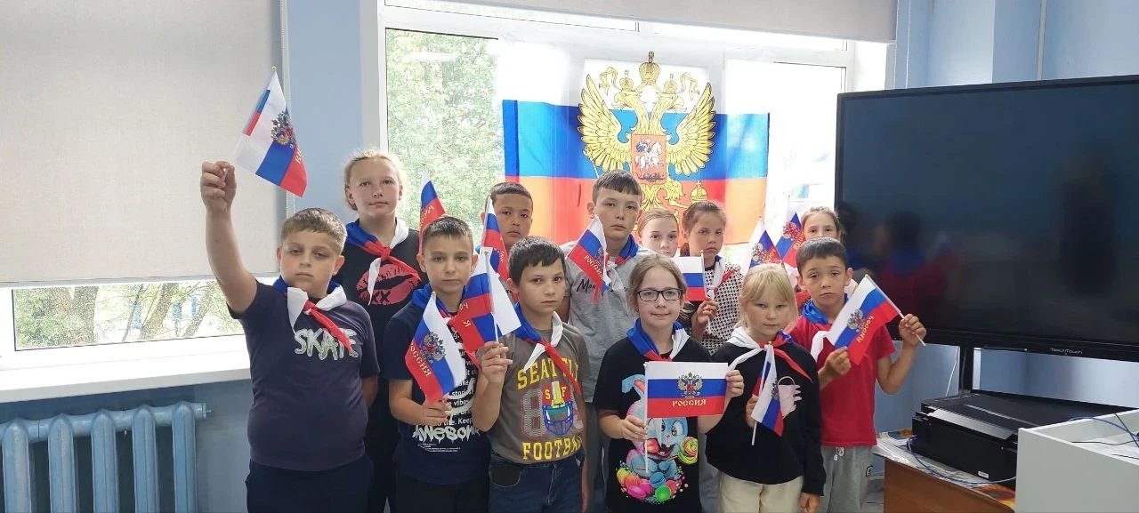 🫟🫟🫟В МКОУ "Больше-желтоуховская СОШ" проведена Всероссийская акции «#РодинойГоржусь»...