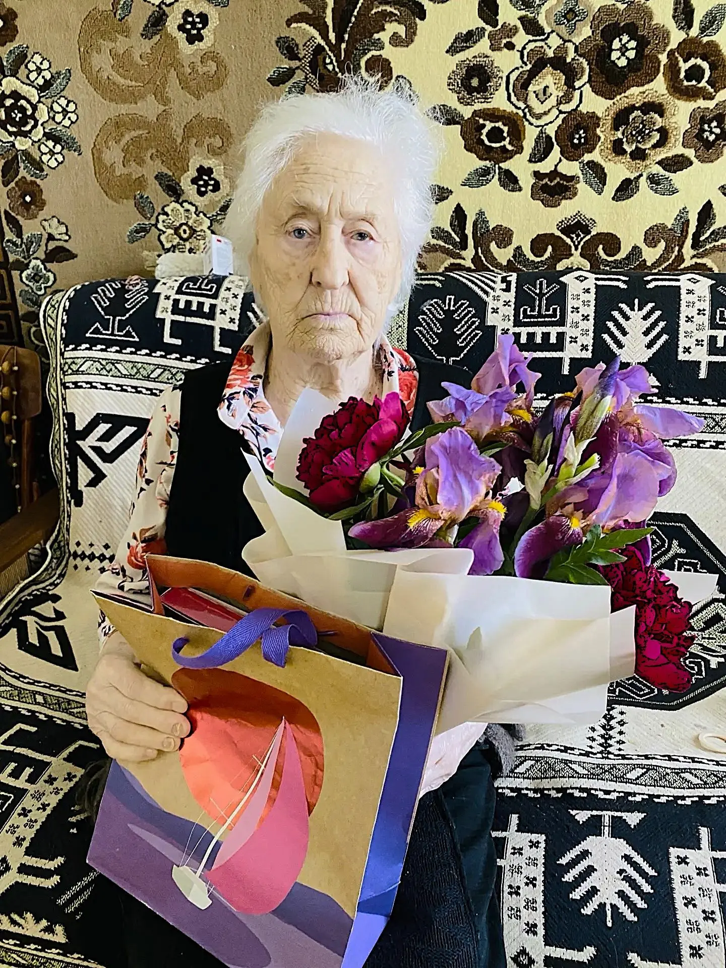 90 лет — золотой возраст Елютиной Зинаиды Степановны!🎂
