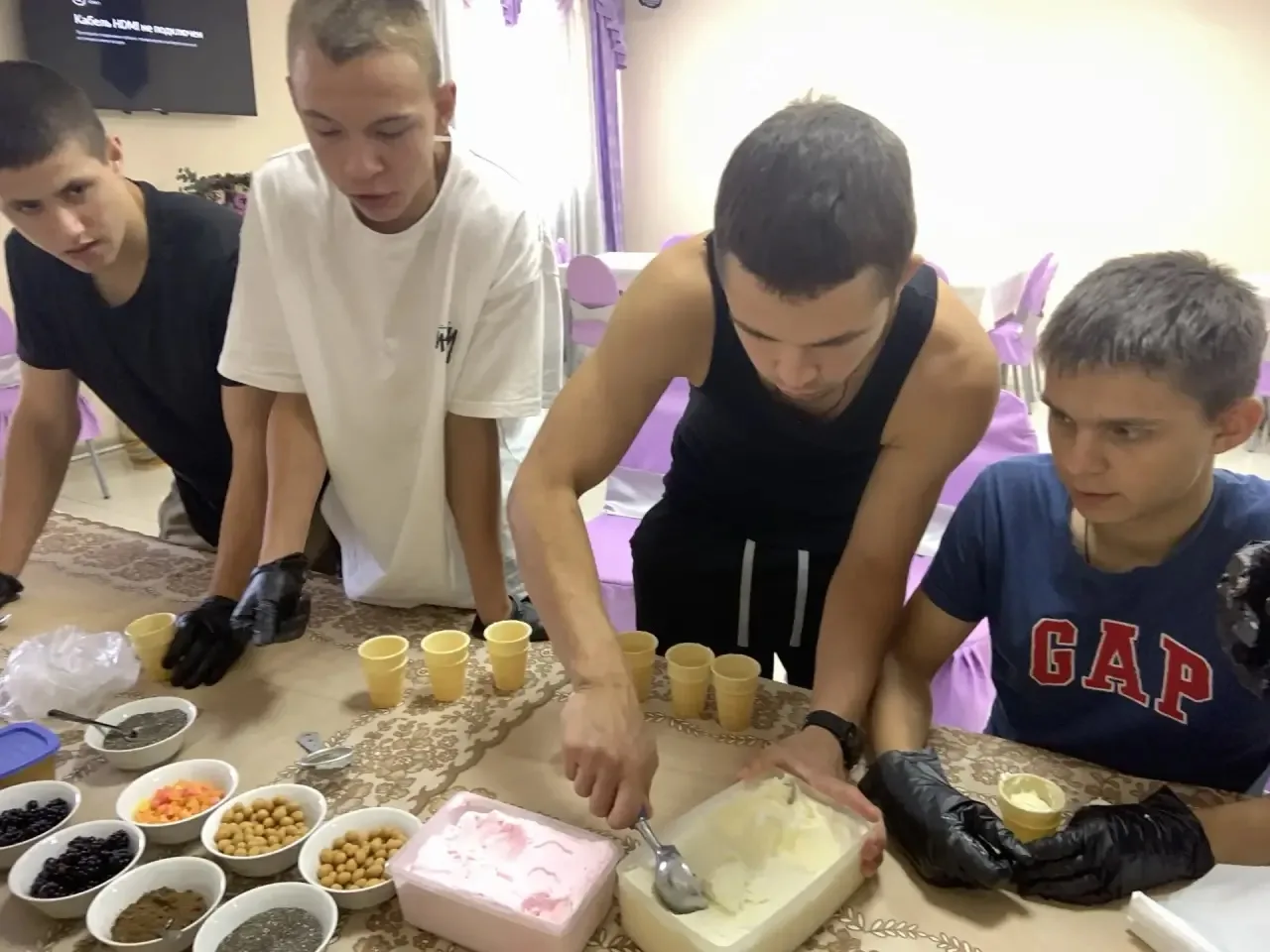 🎉 «Дружба вкуснее вместе: мастер‑класс ко Дню дружбы в Астраханском СУВУ!» 🎉