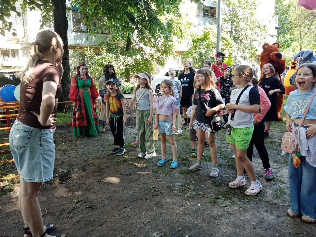 🎉🎈 Звонко, весело, задорно: как воспитанники клуба «Алые паруса» встретили День защиты детей!

Пер