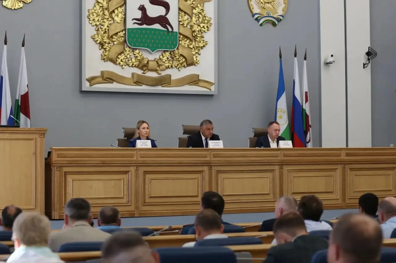 🏢31 июля директор УЖХ города Уфы Булат Газизов принял участие в работе заседания городского штаба п