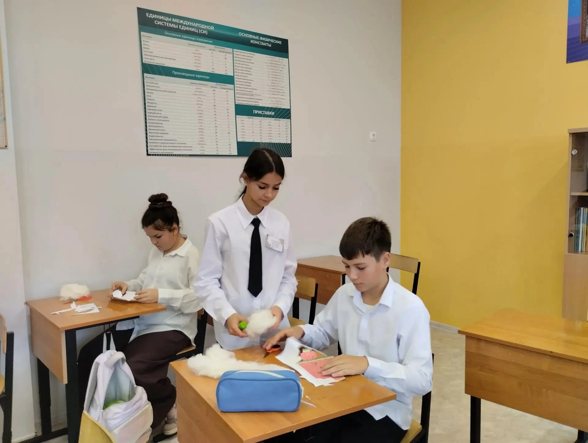 💐 Главный подарок для учителей: в нашей школе прошёл День самоуправления!