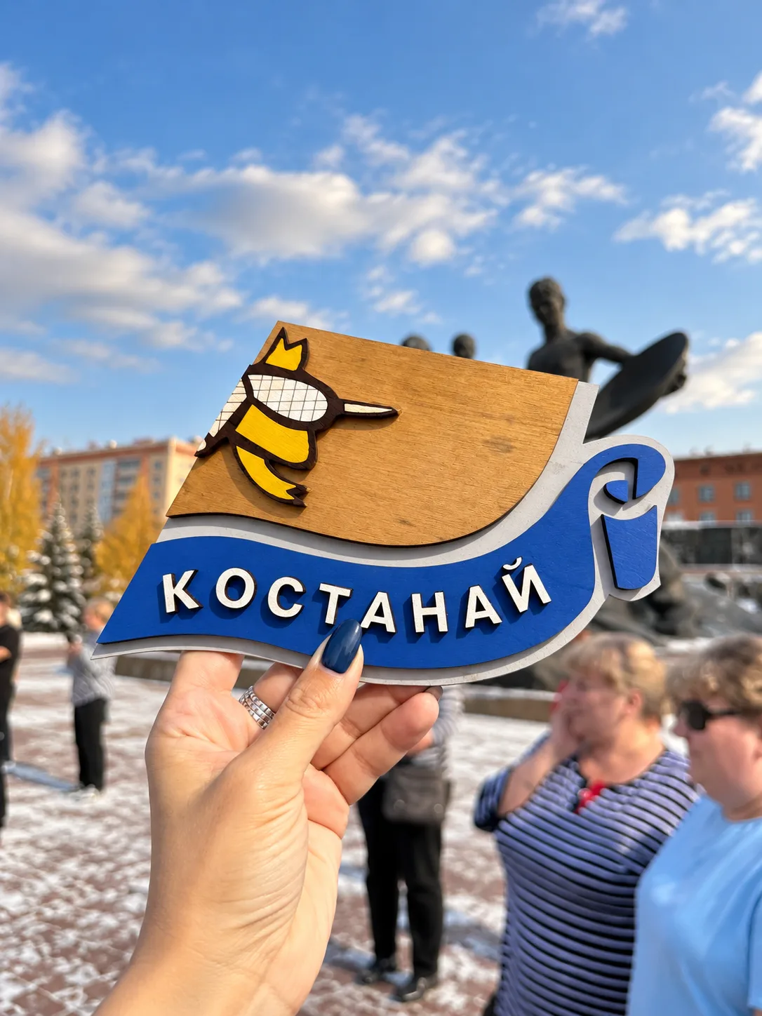Здесь и национальный колорит Казахстана – в танцах, песнях, блюдах. Здесь и погреетесь ...