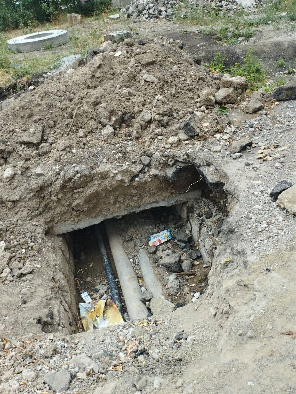 #сообщают, что на пересечении дороги во двор Варганова 1, Варганова 3, Николаевская 80,...