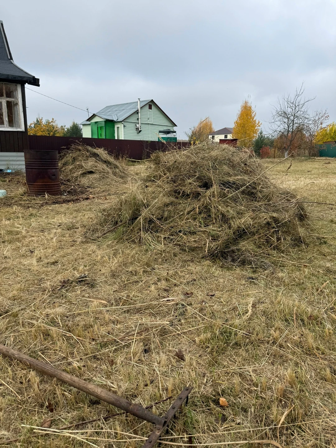 Кому нужно было сено пишите, забрали но не всё.